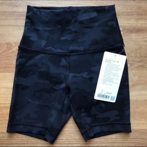 SOLD Wunder Train Shorts 6” Lululemon Size 2